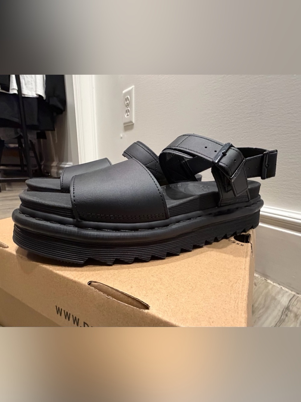 Dr. Marten’s Voss Hydro Sandal - Picture 14 of 14